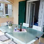 Apartment Marta I Franka Zablace