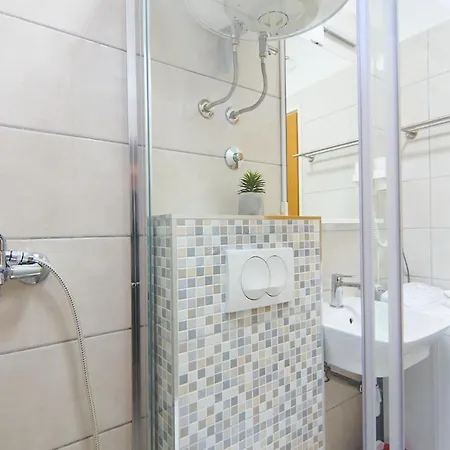 Marta I Franka Lägenhet