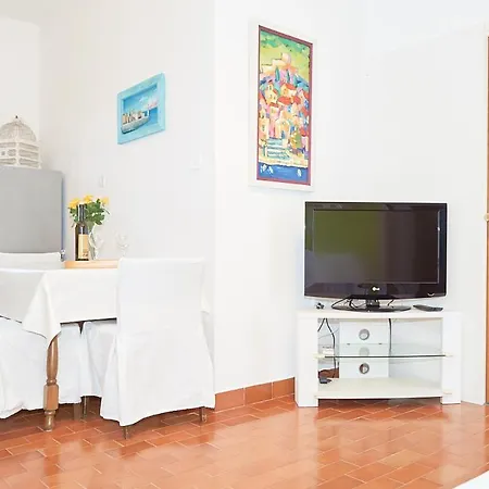 Marta I Franka Lägenhet *