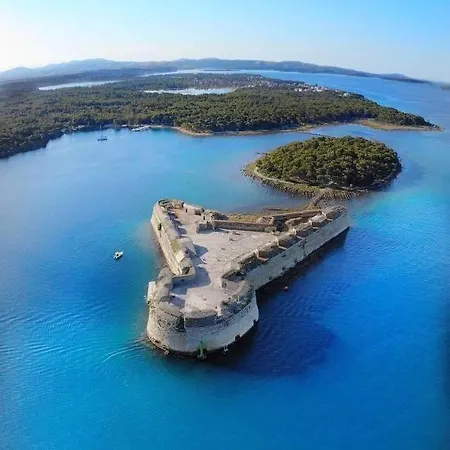 Marta I Franka Lägenhet *